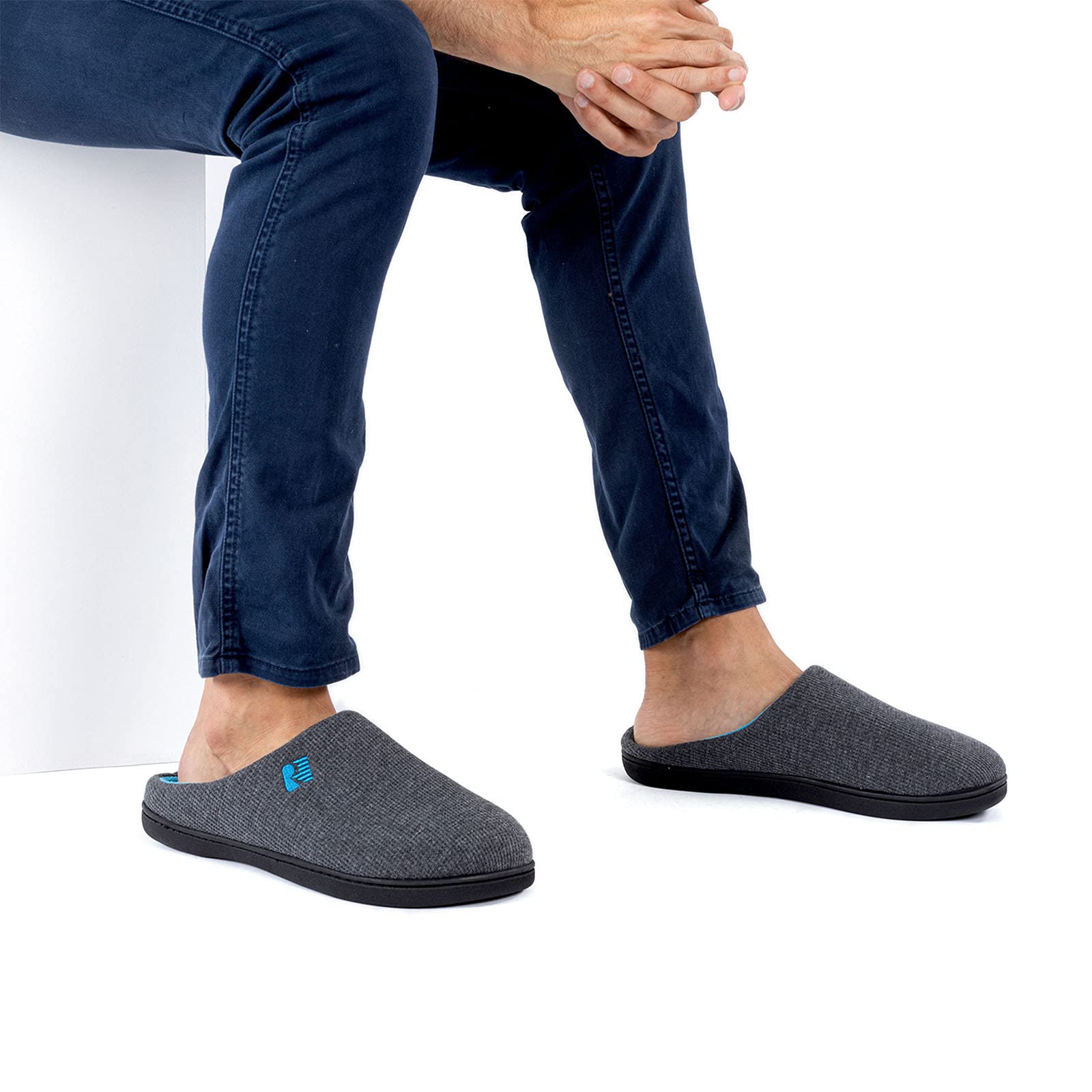 Chausson Homme RockDove en Mousse à Mémoire de Forme Deux Tons – Image 2