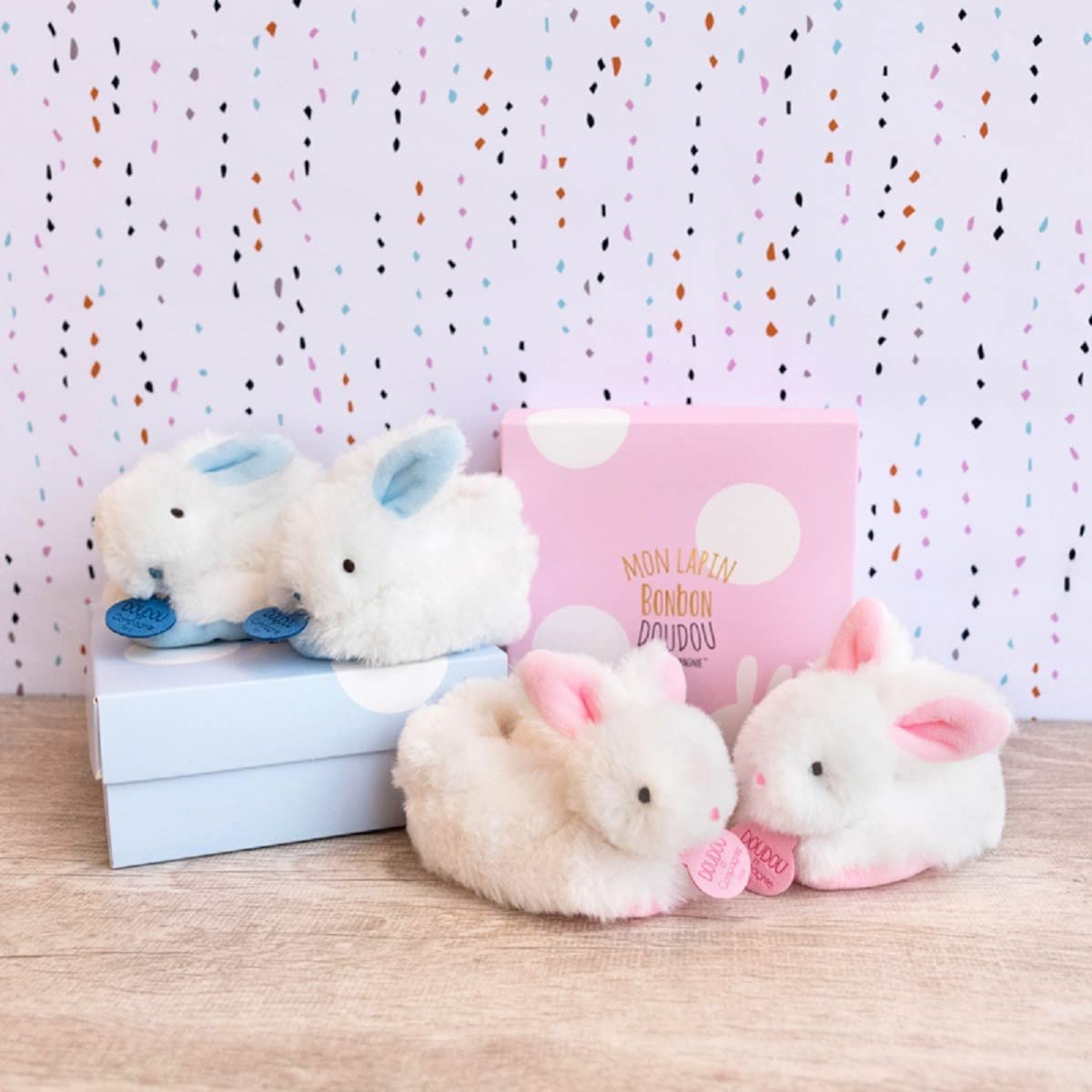Coffret Chaussons avec Hochet Lapin Bonbon Acheter Chaussons Doudou et Compagnie Rose 0-6 Mois – Image 3