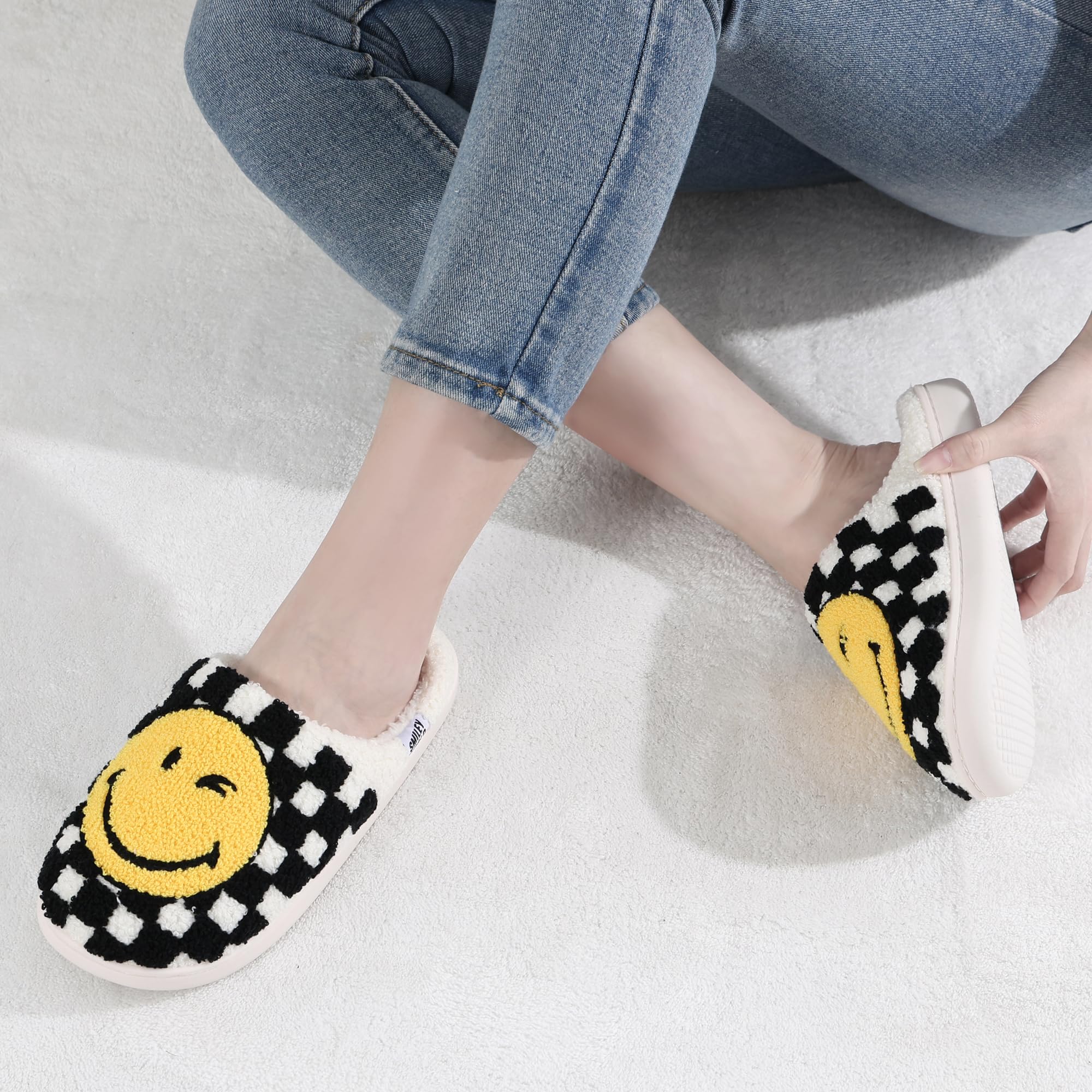 Chaussons Peluche Acheter Chaussons SmileyWorld Mousse Mémoire Antidérapants – Image 2
